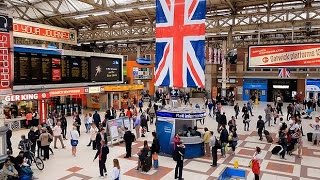 A Walk Through The London Victoria Station London England [upl. by Solita]